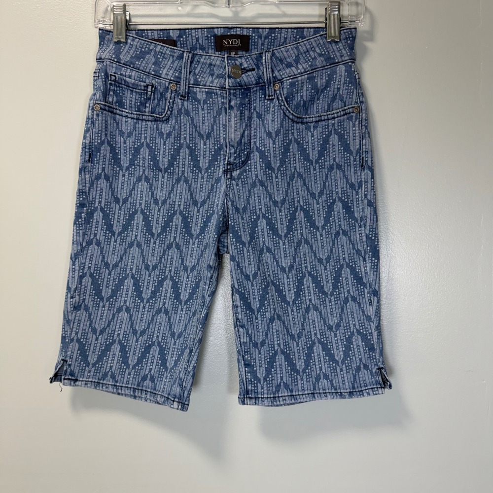 NYDJ Briella Denim Shorts Blue Geometric Print Lift Tuck Bermuda Womens‎ 0P